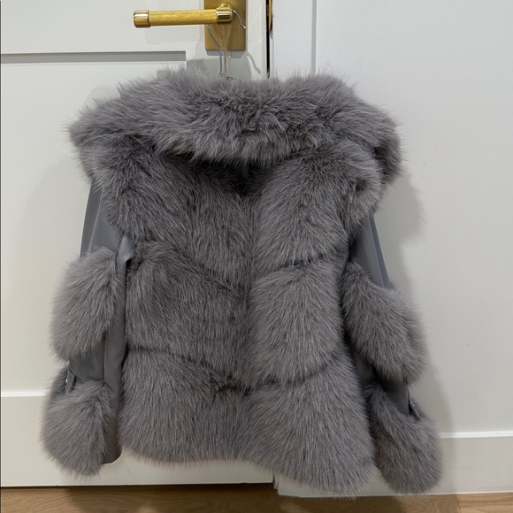 Wolf and badger galaxy jacket Elegant Gray Faux Fur Women's Teddy Jacket - Picture 5 of 5